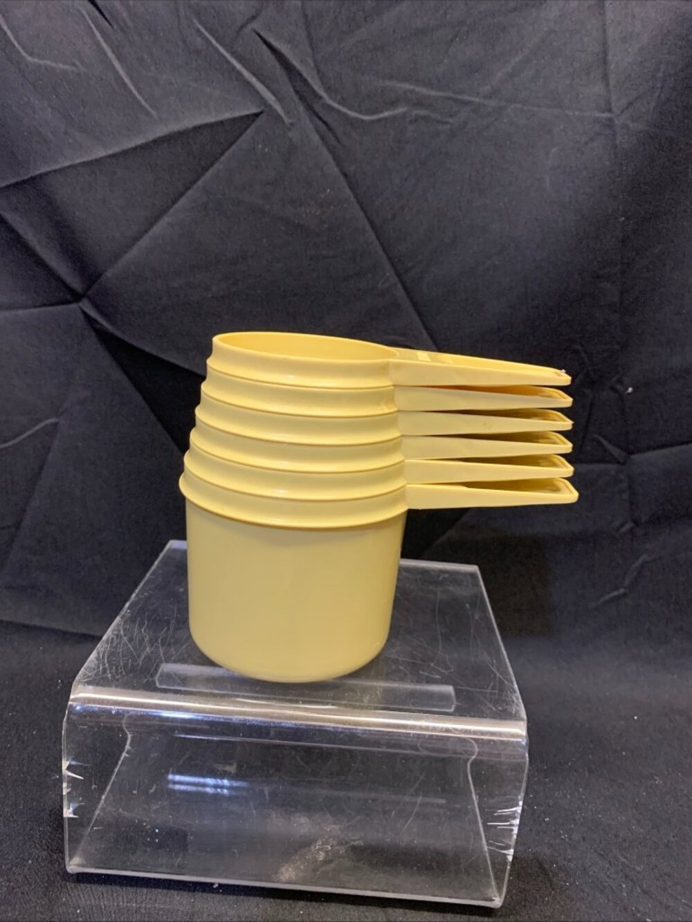 VTG 1970's Yellow Tupperware Measuring Cups Set of 6 Stackable Kitchenware
